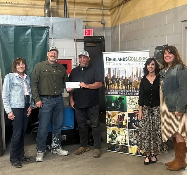 A check is presented at Highlands college. 
