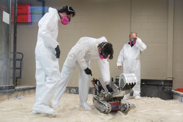 !NASA Robotic Mining Club presents robot in competition