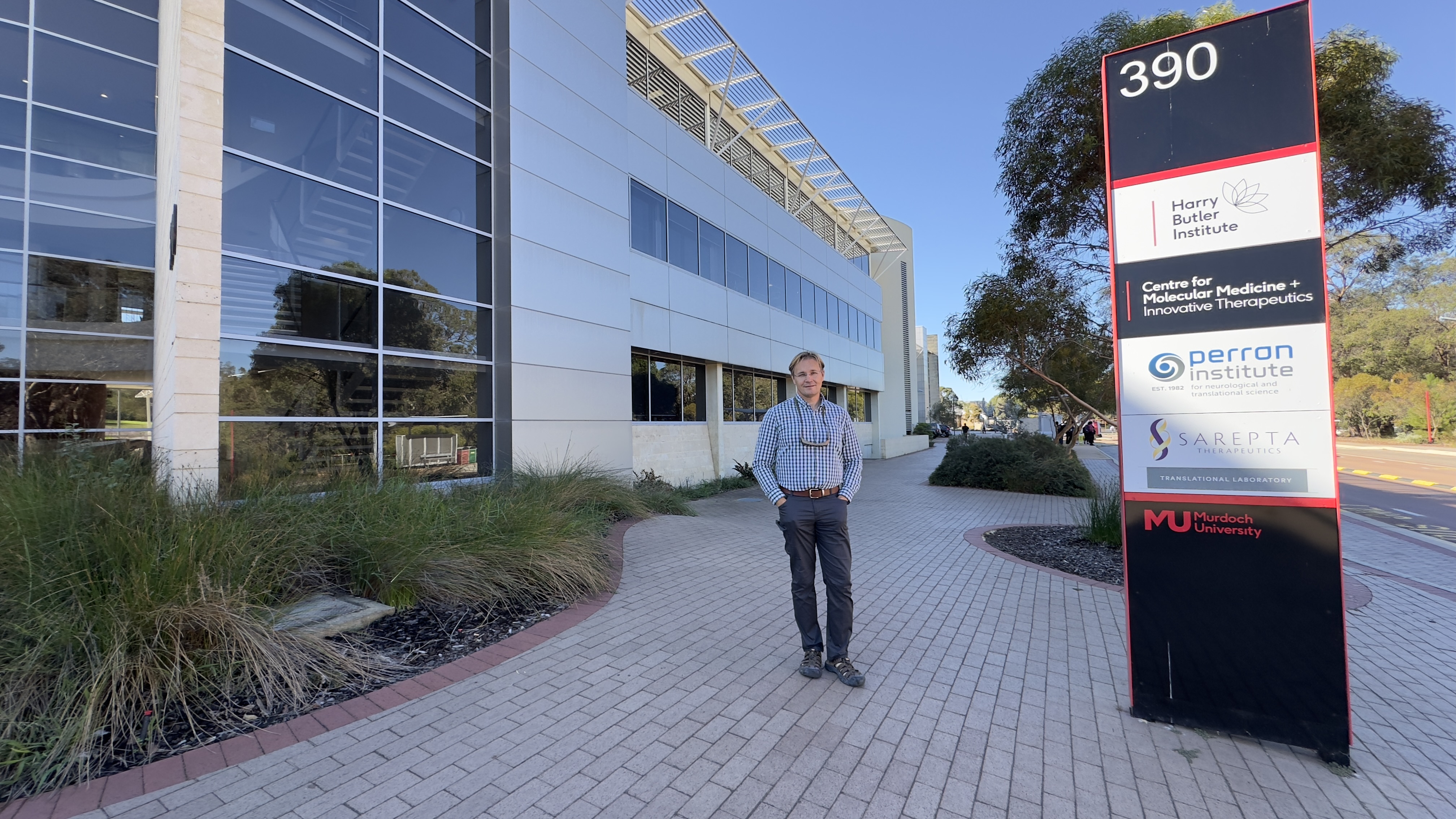 Dr. Robert Pal at an academic institution in Australia