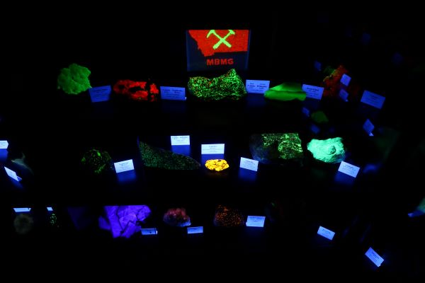 Rocks glow in a dark room